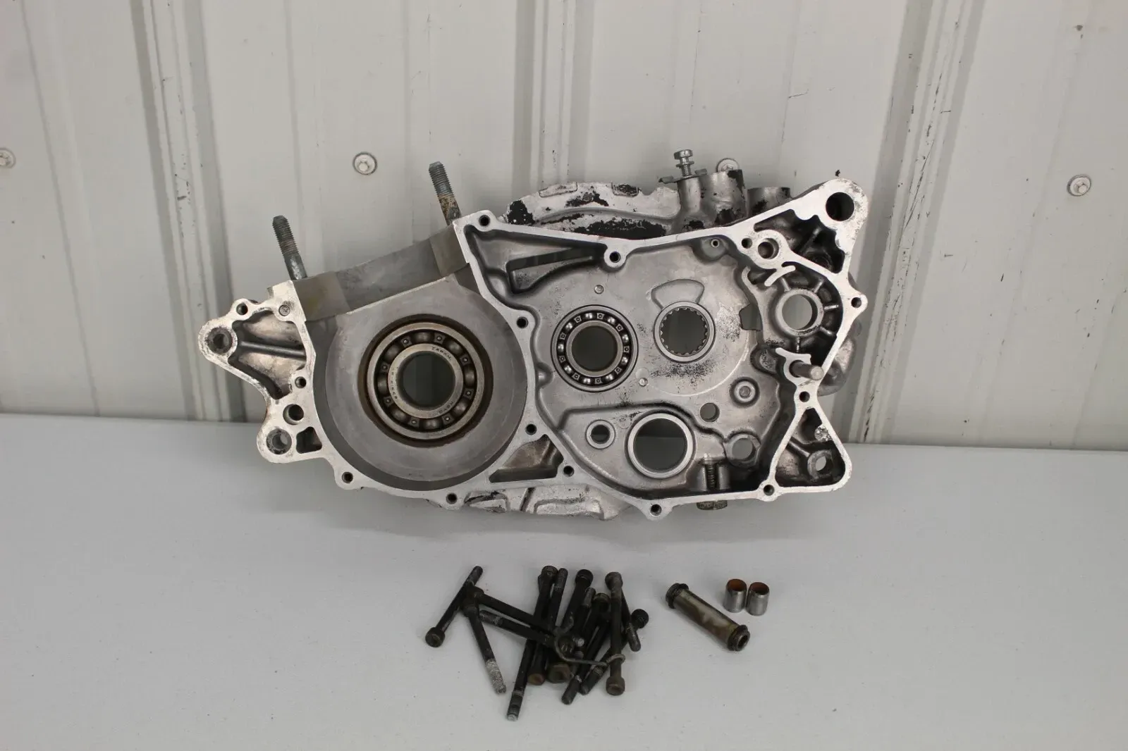 1976 Yamaha DT400 OEM Right Crankcase Engine Case 498-15121-01-00 76 DT 250 400