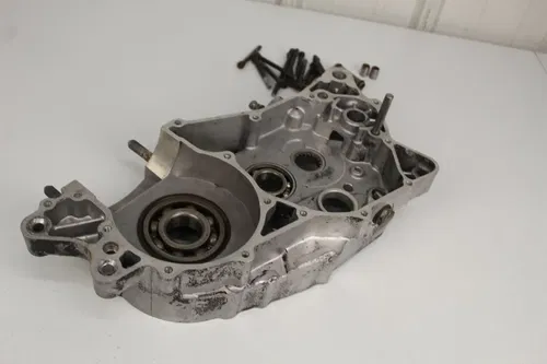 1976 Yamaha DT400 OEM Right Crankcase Engine Case 498-15121-01-00 76 DT 250 400