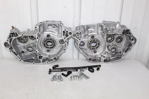 NEW 2019 - 2023 Kawasaki KX450 OEM Engine Crankcase Set 14001-0696 Cases KX 450