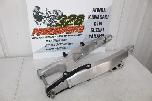 NEW 2019 - 2025 Kawasaki KX 450 Swingarm 33001-0713 Swing Arm KX 250 2021 - 2025