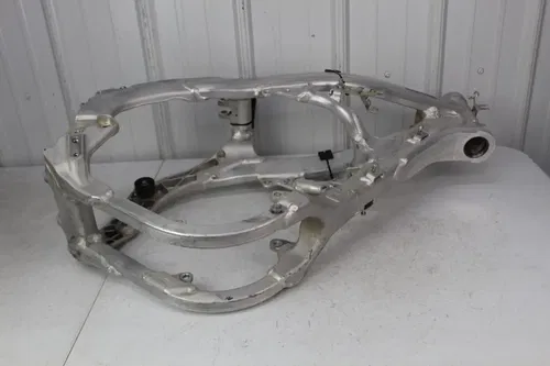 2008 Honda CRF450R OEM Frame 50010-MEN-A10 Chassis CRF450 CRF 450 8/11