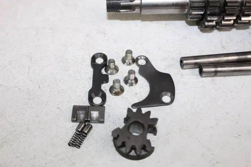 1982 Suzuki RM125 Transmission Gears Shafts Forks Drum Mech RM 125 82/2