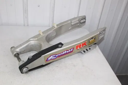 1984 Kawasaki KX125 OEM Swingarm 33001-1209 Swing Arm KX 125 84/4