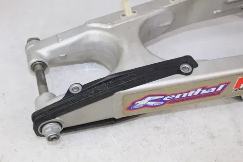 1984 Kawasaki KX125 OEM Swingarm 33001-1209 Swing Arm KX 125 84/4