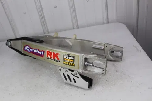 1984 Kawasaki KX125 OEM Swingarm 33001-1209 Swing Arm KX 125 84/4