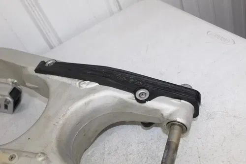 1984 Kawasaki KX125 OEM Swingarm 33001-1209 Swing Arm KX 125 84/4