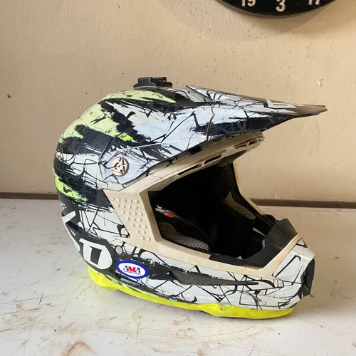 6D Racing Helmet- Medium