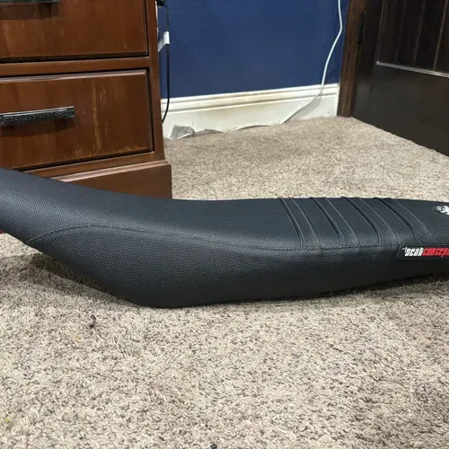 Like New 2019-2023 Husqvarna Seat Concepts Tall Element Seat 
