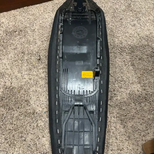 Like New 2019-2023 Husqvarna Seat Concepts Tall Element Seat 