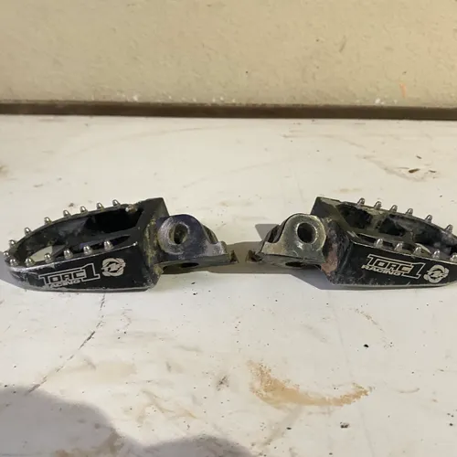 Torc 1 Racing Footpegs(For 2011 KX450F)