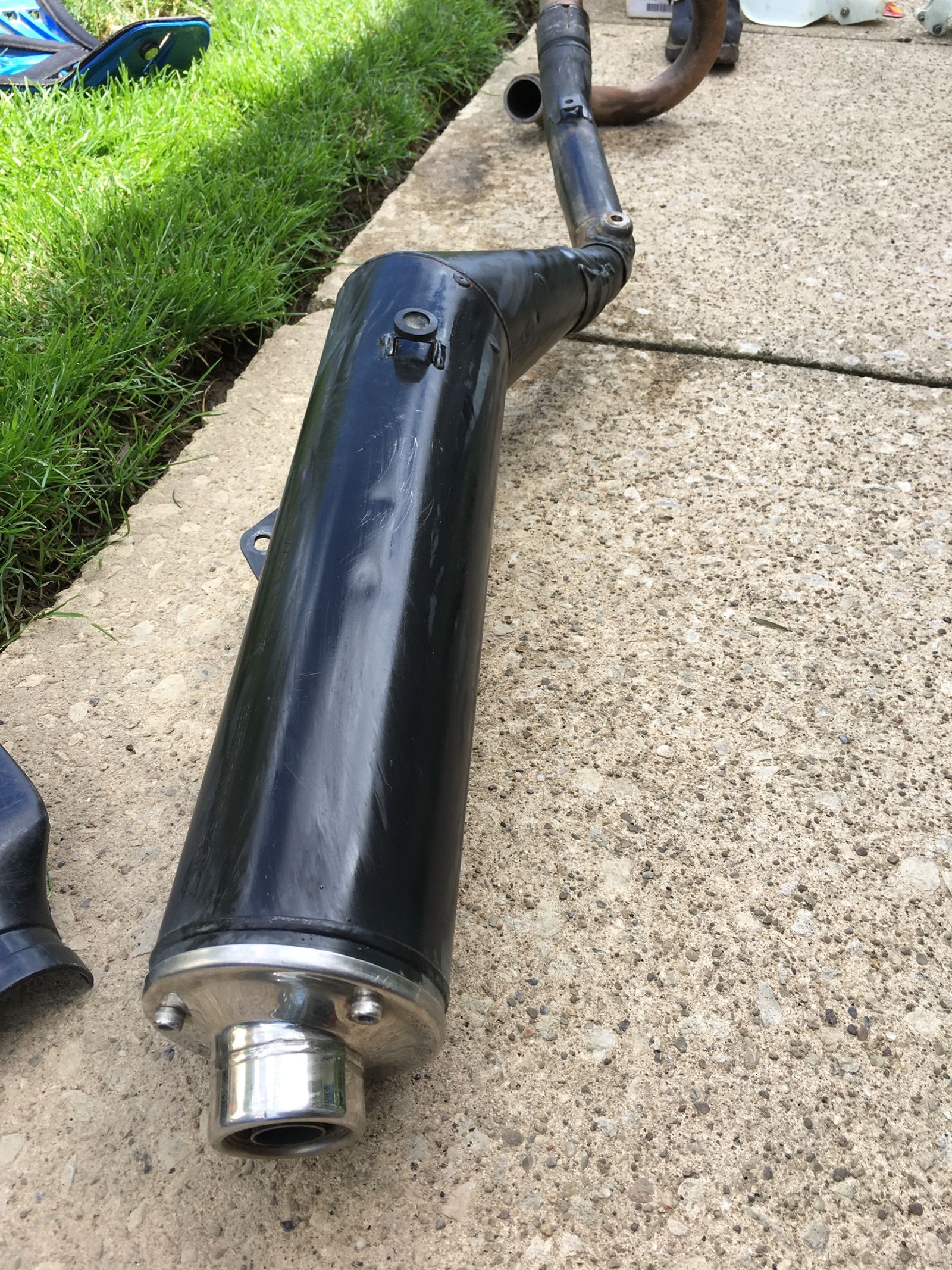 Drz exhaust outlet