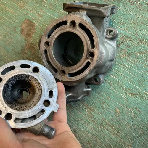 Damage Honda Cr85 (Cylinder An Head)