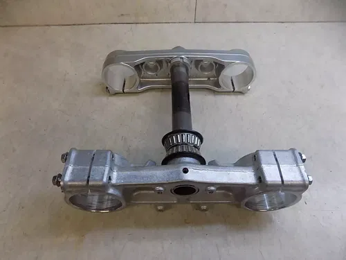 Suzuki DRZ400sm Triple Tree Clamp    DRZ 400sm sm 2023 low mile