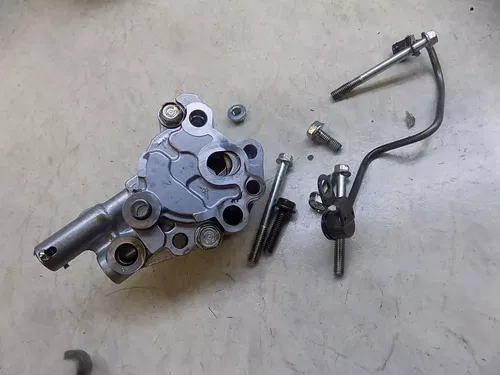 Honda XR650L Oil Pump w/ line / hardware    XR 650L L 2019 #2