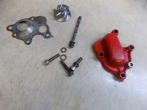Honda CR500 Waterpump w/ Cover / Shaft  CR 500 2001