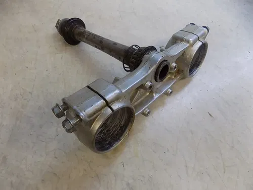 Honda CR500 Lower  Triple Tree Clamp w/ stem  CR 500 1997 fresh service