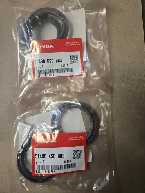 Honda 51490-KSC-003  New Fork  seals (set of 2)  Pair left right