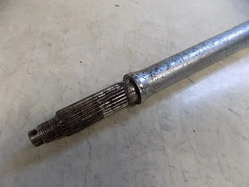 Honda ATC250R Rear Axle    ATC 250R R 1985 p