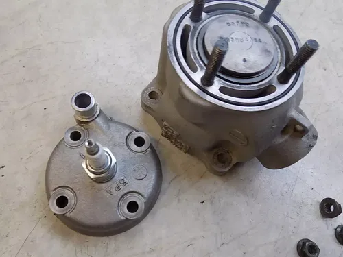 Yamaha YZ85 Cylinder Jug w/ piston   YZ 85 2010