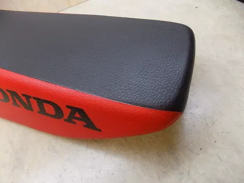 Honda XR400  Seat  Mint Condition  XR 400 2000 - 2004