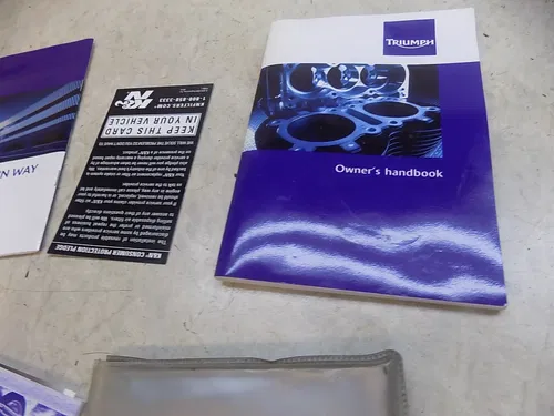 Triumph Tiger 800xc Owner's Manual   800 xc 2013