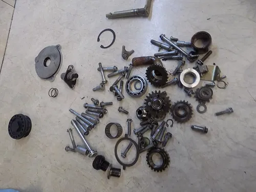 Aprilia SVX550 Misc engine parts pieces gears   SVX 550 2007