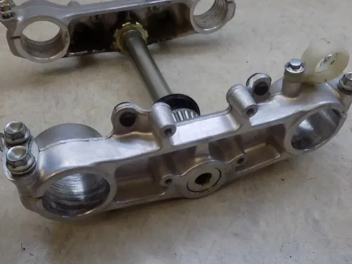 Honda XR400 Triple Tree Clamp    XR 400 2000 low hours!