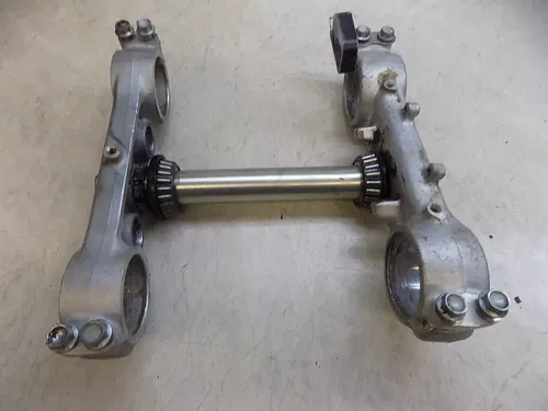 Kawasaki KX250 Triple Tree Clamp    KX 250 1992