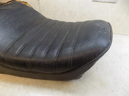 Kawasaki KZ900  Seat   KZ 900 1974
