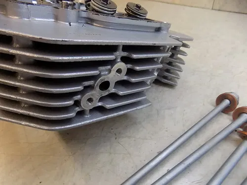 Suzuki DR650SE Head w/ Valves and Rocker Arm Cover DR 650SE SE 2025 #2