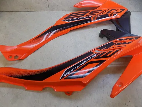 KTM 890 Adventure Front Spoiler Radiator Shroud Set   2022 low mile