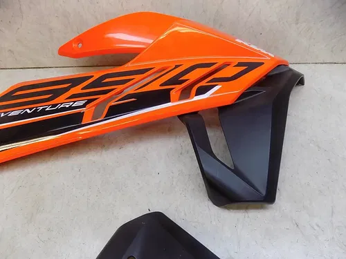 KTM 890 Adventure Front Spoiler Radiator Shroud Set   2022 low mile