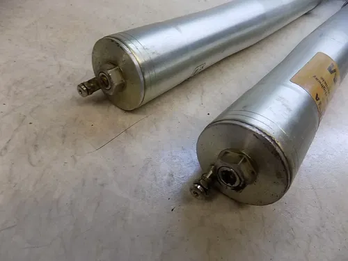 Kawasaki KX500 Front Forks    KX 500 2002