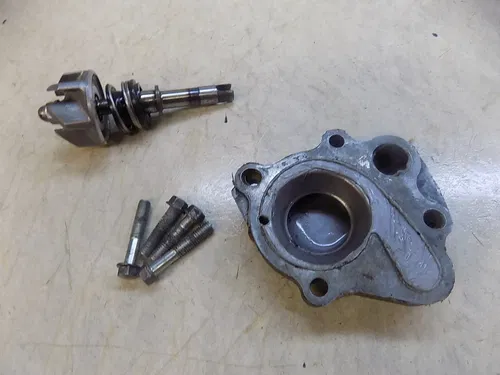 Honda ATC250R Waterpump w/ impellor / shaft     ATC 250R R 1986