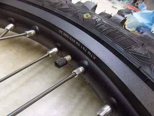 KTM 125 XC Front Wheel w/ Tire   125XC 250 350 450 2023 new