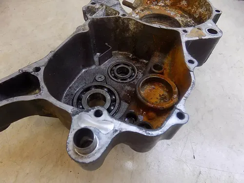 Honda CR500 Left engine Case Half CR 500 1984 *has damage*