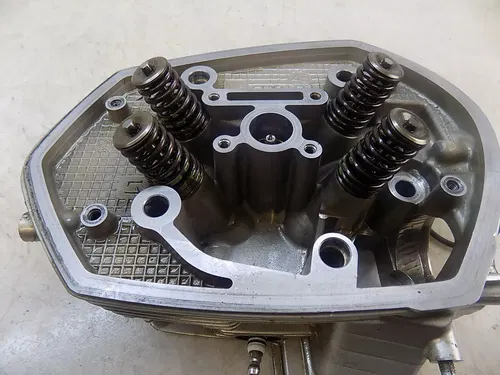 BMW R1200GS Engine Head Left side   R 1200GS GS 2005