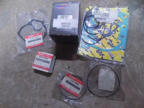 Suzuki RM250 Vertex 2003 - 2005  Top End Kit Piston / Gaskets NEW