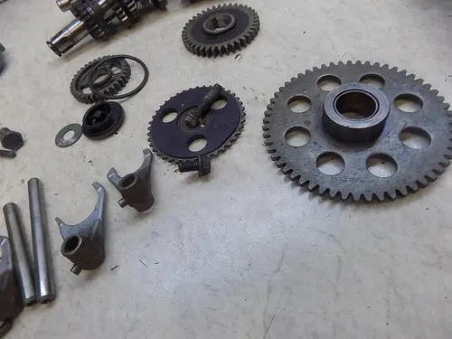 Yamaha TTR230 Transmission w/ Engine Parts   TTR 230 2005