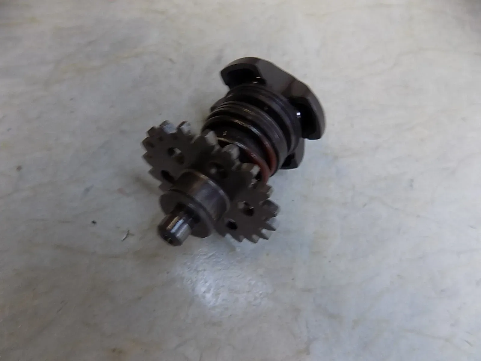 Yamaha YZ125 Governor powervalve gear  YZ 125 2003