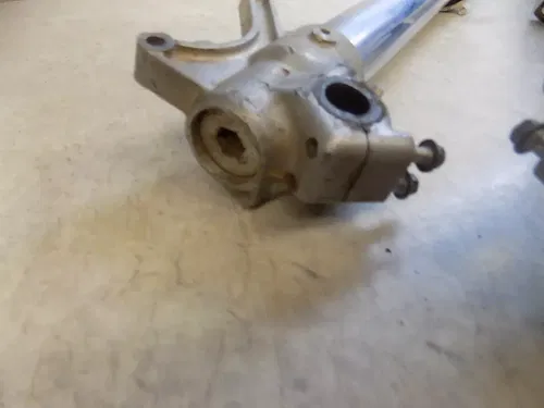 Yamaha YZ250 Front Forks    YZ 250 2000
