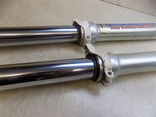 Yamaha YZ250 Front Forks    YZ 250 2000