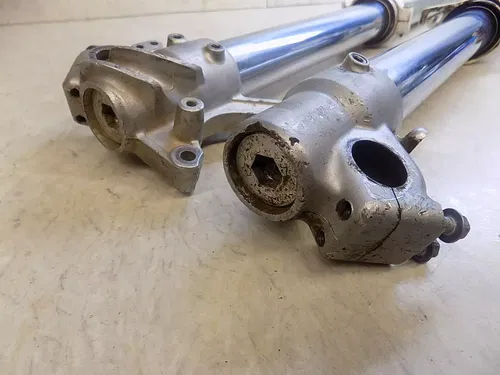 Yamaha YZ250 Front Forks    YZ 250 2000