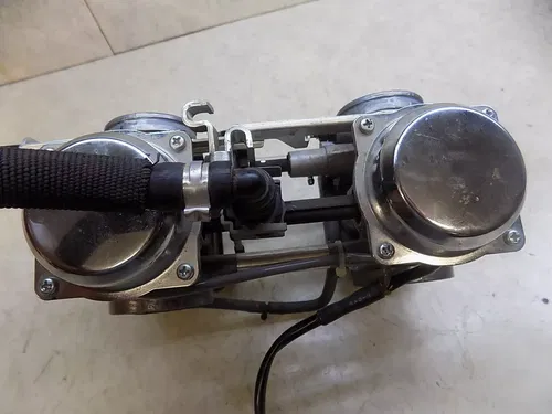 Triumph Bonneville  T100 Throttle Body Set Fuel Injection 2014 low miles