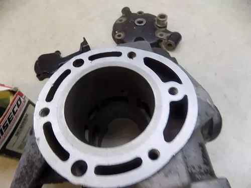 Yamaha YZ250 Cylinder w/ new piston / sleeve jug Top End yz 250 1985