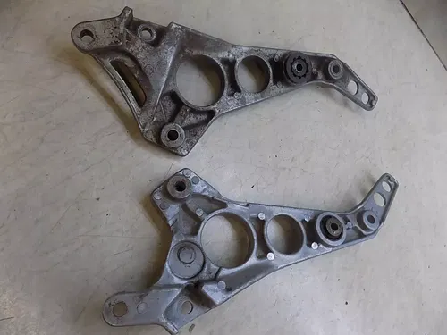 Yamaha RZ350 Rear Footpeg Set    RZ 350 1984 1985