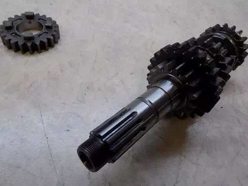 Honda CR500 Transmission Main Shaft w/ Gears / washers   CR 500 2001