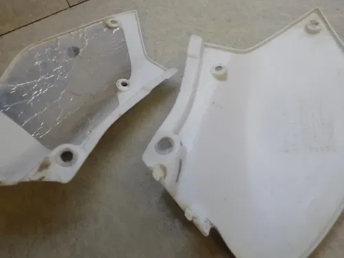 Honda XR400 Side Plastics Panels Plates number XR 400 2000 low hours!