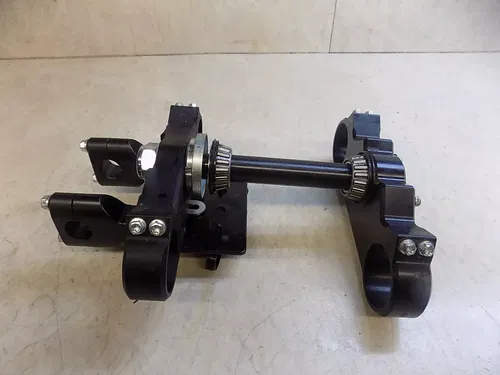YCF 88SE Triple Tree Clamp w/ bar mounts   SE 88  2020 LOW hour