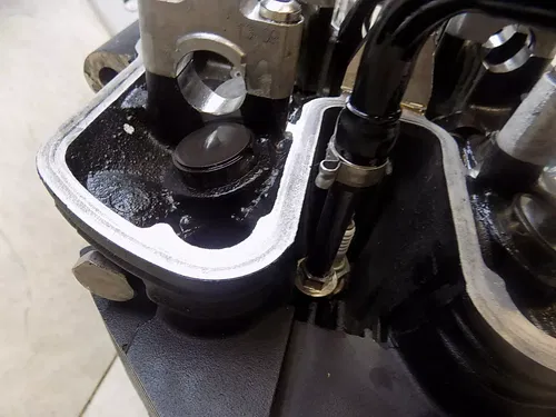 Triumph T100 Engine Head w/ Valves   Bonneville 2014 low miles